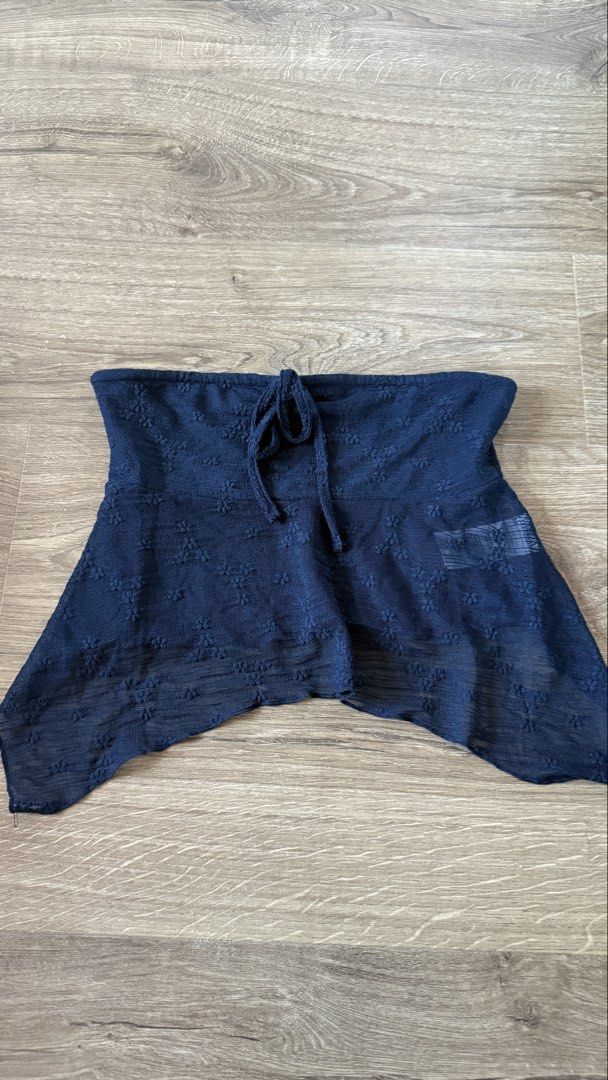 Edikted Navy Blue Mesh Tube Top (Category: Others Tops) located in Manila. Submitted by twilightqueen (Listing ID 1436693636, Image 2). Description: - Navy blue tube top - Asymmetrical hemline - Tie detail at bust - Textured, slightly sheer fabric - Dress up or down - Perfect for casual or night out.