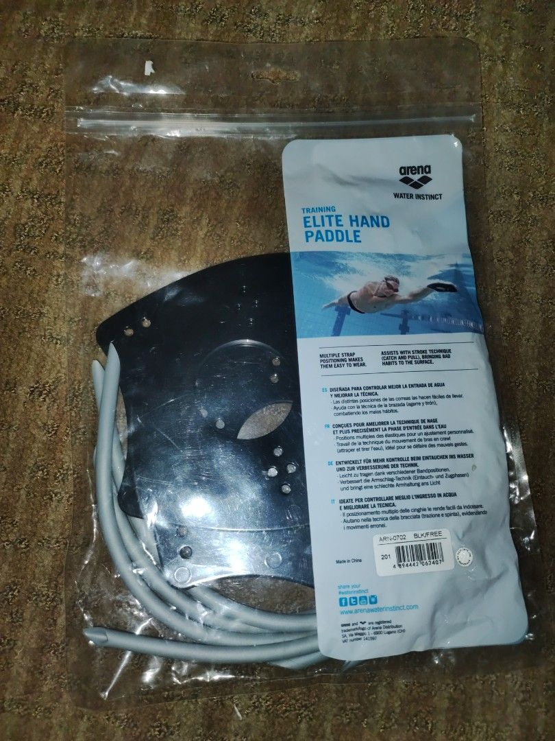 Arena Hand Paddle (Category: Water Sports) located in Subic. Submitted by booley (Listing ID 1436748409, Image 2). Description: size Medium brand new sealed 800 pesos (NOT included shipping fee).