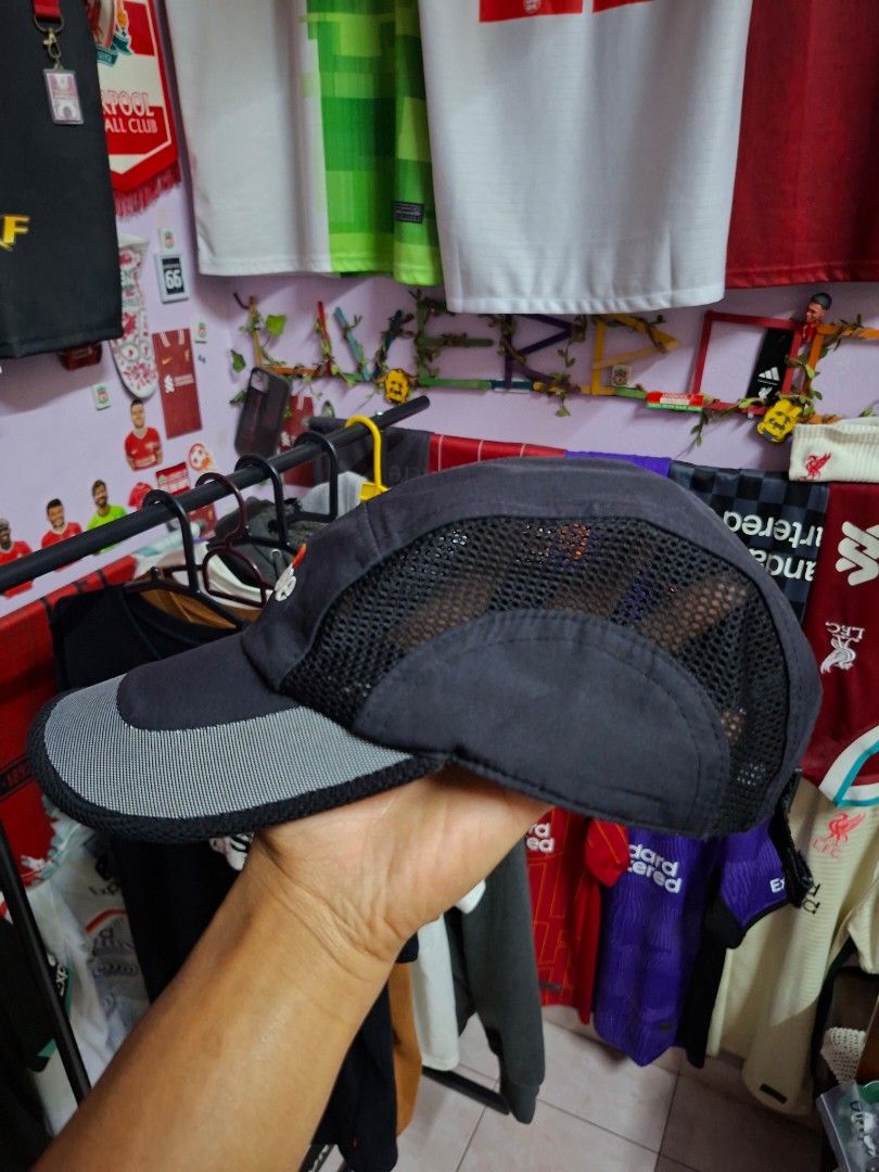 Ellesse Cap (Category: Cap & Hats) located in Kapar. Submitted by ayepdanial (Listing ID 1436807521, Image 2). Description: condition tip top 9.5/10 warna masih cantik & no defect.
