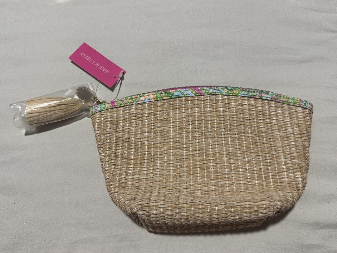 Estee Lauder Woven Cosmetic Pouch (Category: Purses & Pouches) located in Antipolo. Submitted by nyeahsells (Listing ID 1436703637, Image 1). Description: Estée Lauder Woven Pouch Color: Beige/Brown/Pink Condition: BRAND NEW RFS: Extra Disclaimer: - All sales final (NO RETURN, NO EXCHANGE) - Our shop will not be liable for any damages due to mishandling by the courier - Please manage expectations - First to pay gets the item (NO RESERVATIONS) FAQ
