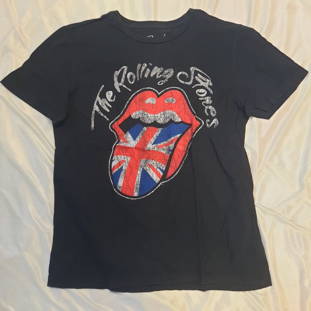 Forever 21 Men Band Shirt (Category: Tshirts & Polo Shirts ) located in Manila. Submitted by 9jstn22 (Listing ID 1436692342, Image 1). Description: Size: M No flaw Message me for more pictures Can lower if will get 3 or more items MOP: GCash MOD: J&T/Lalamove.