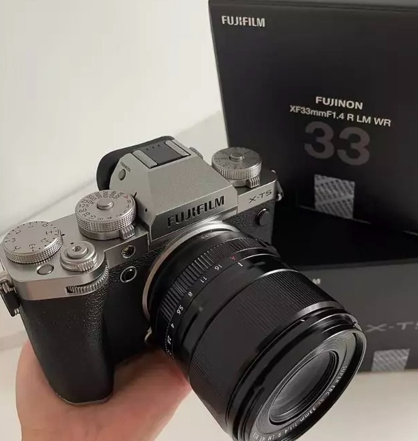 Fujifilm X-T5 Camera with Fujinon XF 33mm f/1.4 R LM WR Lens ...
