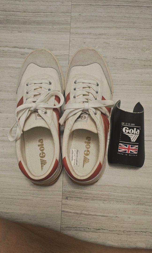 Gola Badminton Rubber shoes (Category: Sneakers) located in Cainta. Submitted by houseofseconds (Listing ID 1436737183, Image 1). Description: Brandnew no box.Canvas with rubber sole.Very good condition.Will give discount for sure buyers.Decluttering.