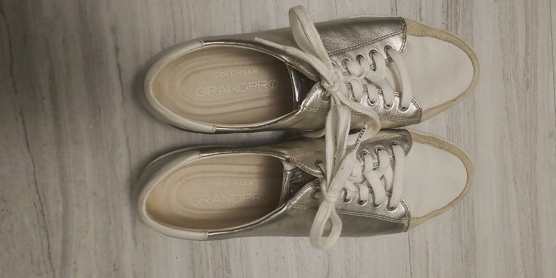 Grandpro colehann (Category: Sneakers) located in Cainta. Submitted by houseofseconds (Listing ID 1436739704, Image 2). Description: Gold beige color.Minimal use in very good condition.Decluttering.size 8.5.