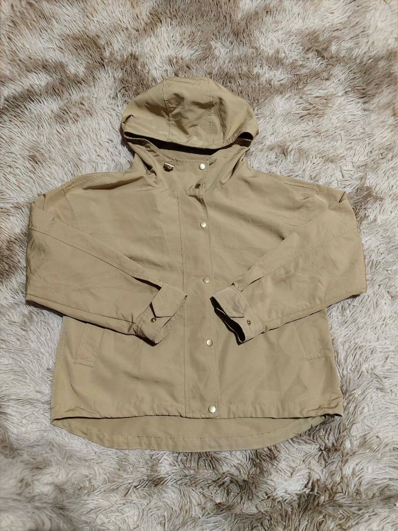 GU by Uniqlo mountain parka Small (Category: Coats, Jackets and Outerwear) located in Paranaque City. Submitted by sengloveima (Listing ID 1436664548, Image 2). Description: .