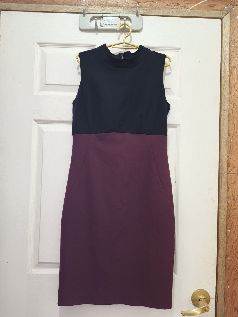 Halogen Formal Office Sleeveless Midi Dress (Category: Dresses) located in Cainta. Submitted by shaye_declutters (Listing ID 1436723057, Image 1). Description: unused, loose on me super comfy tela med on tag w: 30" l: 38" b: 36".