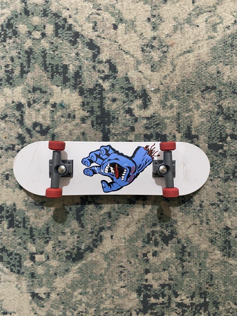 Handboard TechDeck (Category: Skates, Rollerblades & Scooters) located in Sungai Buloh. Submitted by subangshop420 (Listing ID 1436726482, Image 2). Description: Fingerboard game strong 🔥🛹 Level up your tricks with Palm Tech Deck Board — smooth ride, solid grip & clean design for every session. Perfect for beginners sampai pro finger skaters 👌 Train your kickflip, ollie & combos anywhere, anytime. ✔️ Smooth wheels ✔️ Durable deck ✔️ Easy contr