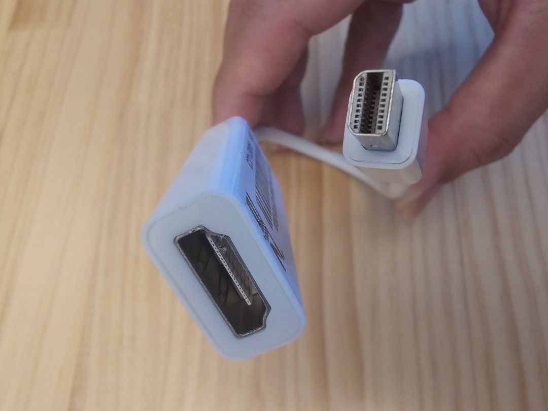 HDMI to Mini DisplayPort Adapter448546162669660160