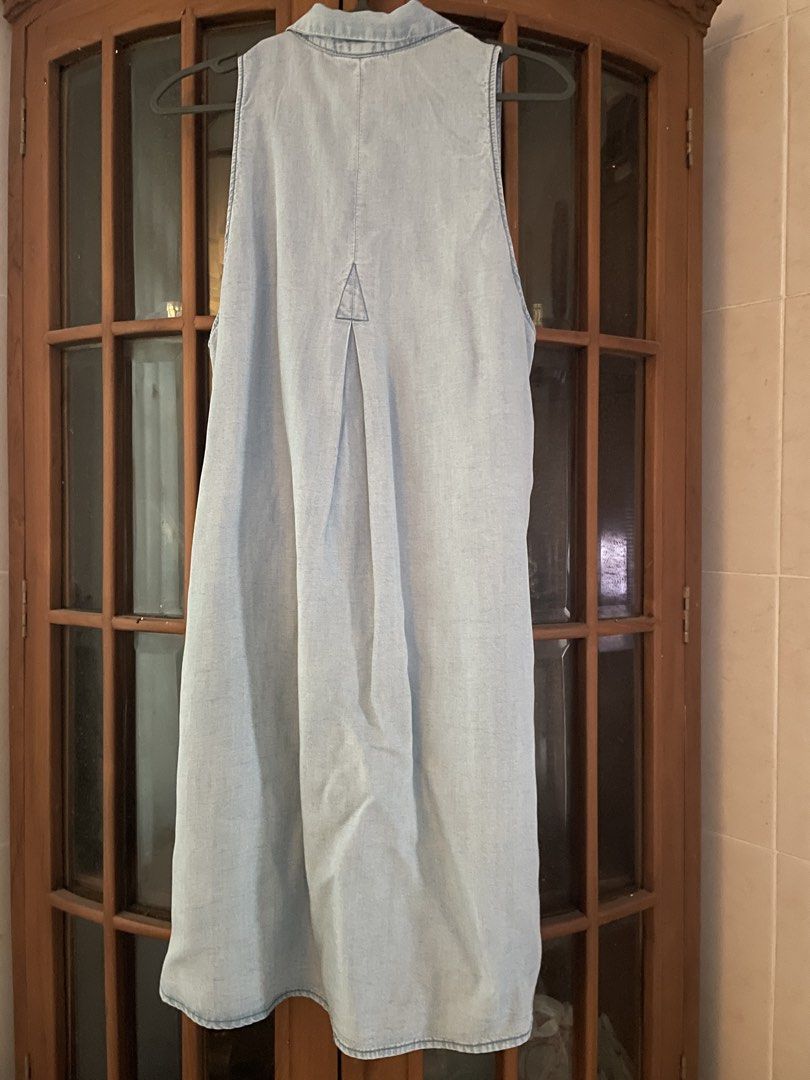 H&M (Category: Sleeveless) located in Ipoh. Submitted by ieda24 (Listing ID 1436763887, Image 3). Description: Foc postage.