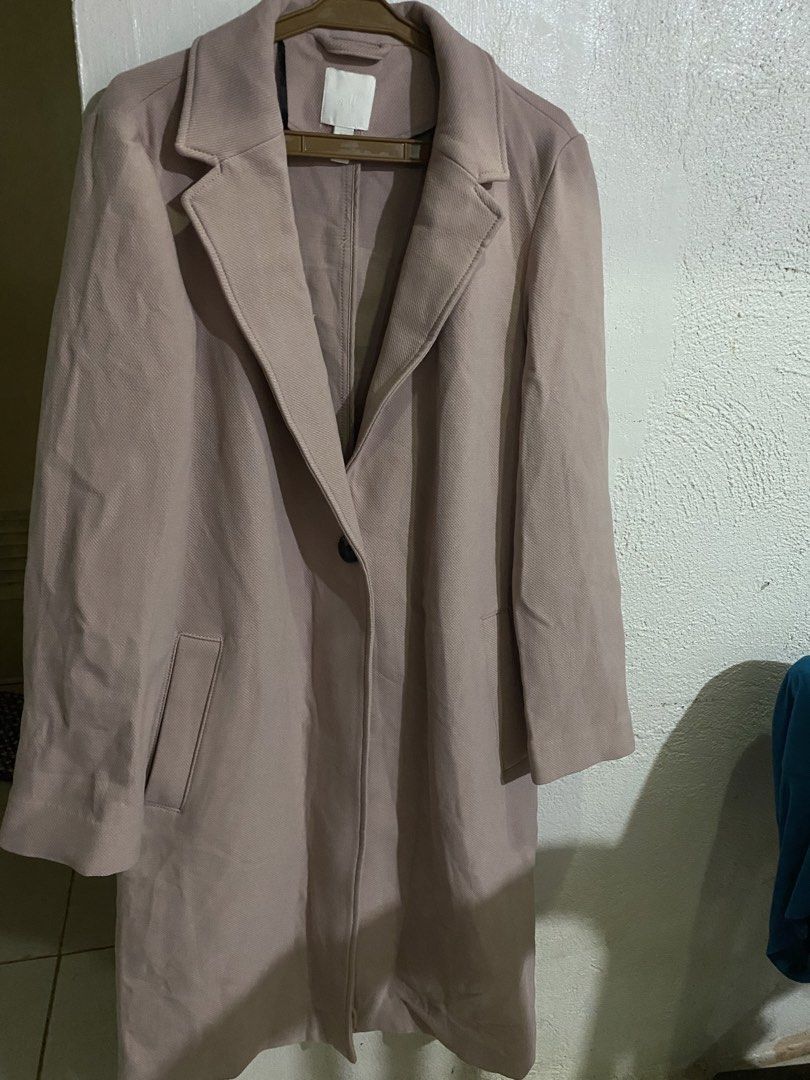 H&M Long Coat - XS (Category: Coats, Jackets and Outerwear) located in Lapu Lapu. Submitted by rcelp (Listing ID 1436789107, Image 1). Description: Fits small.