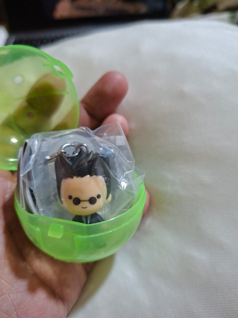 Hunter x hunter Leorio Gachapon Keychain (Category: Designer & Blind Box Toys) located in Quezon City. Submitted by rich0021 (Listing ID 1436697266, Image 1). Description: - Gachapon keychain - Comes in a green capsule - bought from bandai gashapon - Still sealed in original packaging.
