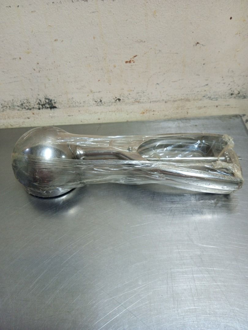 Ice Cream Scooper (Category: Ice-cream Makers) located in Quezon City. Submitted by foxsquaredeals (Listing ID 1436668759, Image 1). Description: 2pcs available RFS: Used from previous business Own pick up/SF shouldered by buyer. MOP: Cash upon pick up, BDO, BPI or Chinabank.