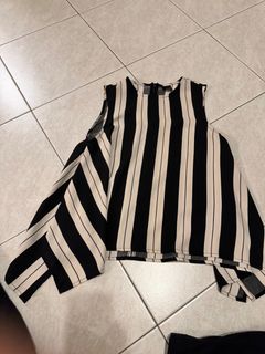 (Category: ) located in . Submitted by Charcat.Closet (Listing ID 1436773556, Image 1). Description: .