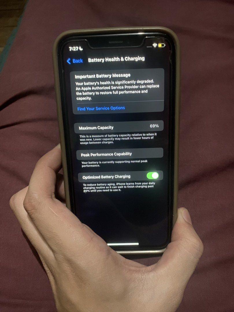 Iphone Xr ( PRICE STILL NEGOTIABLE ) (Category: iPhone X Series) located in Manila. Submitted by jessymessy_dadealer (Listing ID 1436760289, Image 2). Description: *screen issue* Front cam shaking but selfie cam still fine Small scratch on the side part Battery life 69% Still original parts nothing replaced .