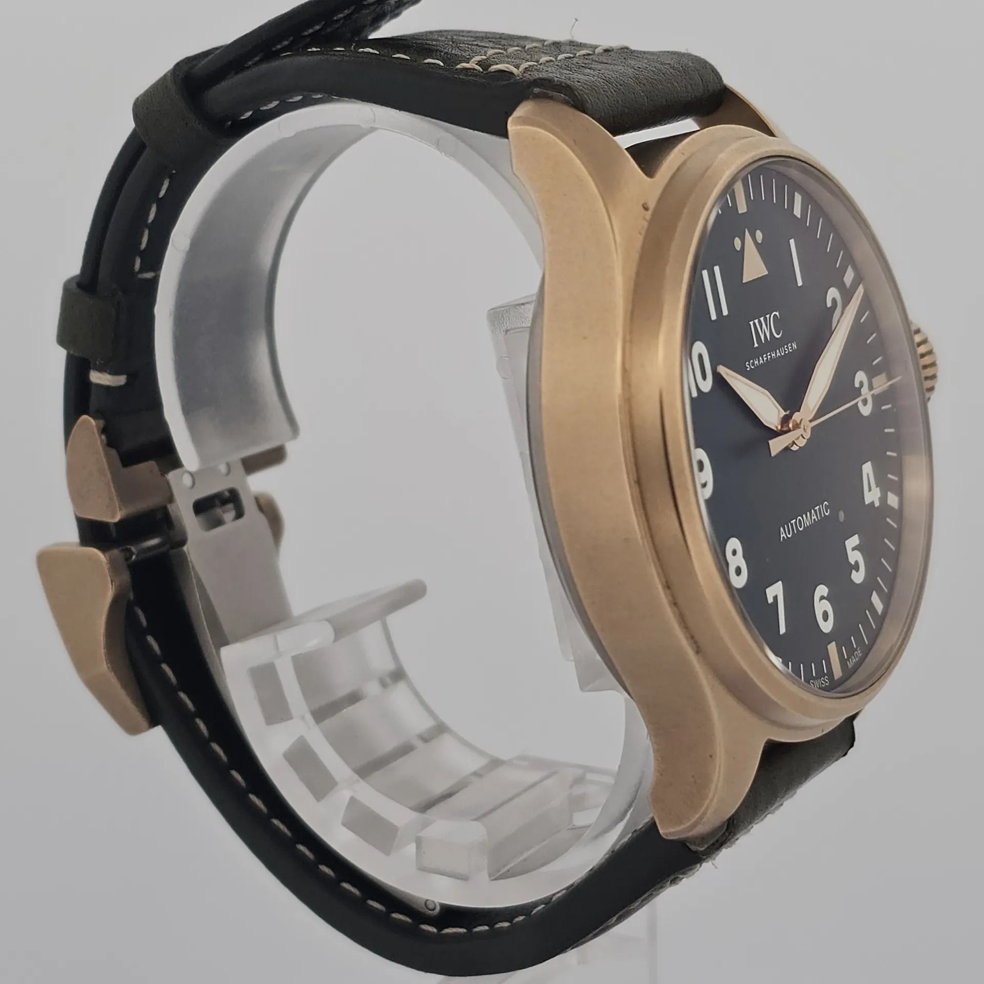IWC Spitfire Big IW329702 (Category: Watches) located in Singapore. Submitted by mingwatchchannel (Listing ID 1436717854, Image 3). Description: WCK041UIWC Watch Condition Mint Condition, nearly brand new Warranty Card Year Open Date Diameter 43mm Movement Automatic winding Case Material Bronze Dial Color Green Accessories Includes original packaging box and certification documents No Exchange Thank You Want to see more watches we have please fol