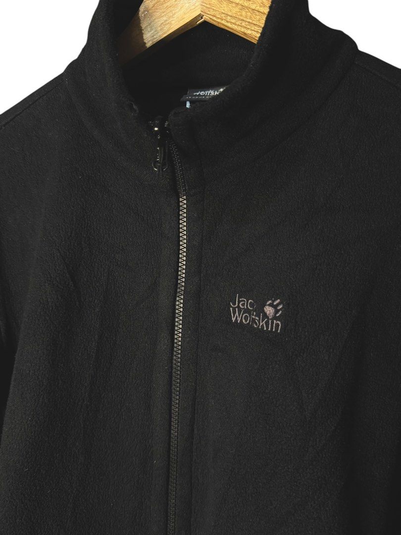 Jack Wolfskin Fleece Jacket (Category: Coats, Jackets and Outerwear) located in Manila. Submitted by keithanced50261 (Listing ID 1436699594, Image 3). Description: - Jack Wolfskin fleece jacket excellent condi nice psg 22.5x25.5 M on tag pang cafe mo rare brand.
