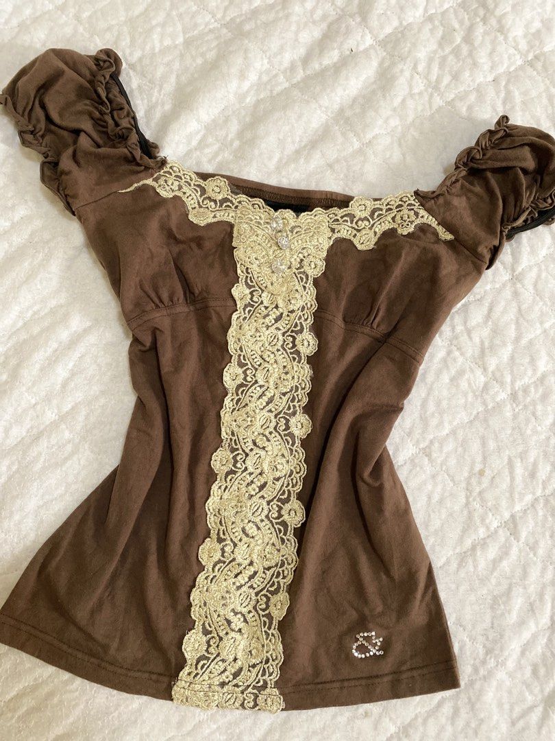 Japan Beaded Brown Milkmaid Top (Category: Blouses) located in Cavite. Submitted by selectedbymedea (Listing ID 1436793425, Image 2). Description: ˖ 𝐉𝐏 𝐁𝐞𝐚𝐝𝐞𝐝 𝐋𝐚𝐜𝐞 𝐁𝐫𝐨𝐰𝐧 𝐌𝐢𝐥𝐤𝐦𝐚𝐢𝐝 𝐁𝐥𝐨𝐮𝐬𝐞🪽 ⤷ 𝐰𝐚𝐬𝐡𝐞𝐝 & 𝐫𝐞𝐚𝐝𝐲 𝐭𝐨 𝐰𝐞𝐚𝐫 ── ⟢ ・⸝⸝ ⋮ ⌗ ┆꩜ 𝐬𝐢𝐳𝐞: 𝐬𝐦𝐚𝐥𝐥-𝐦𝐞𝐝𝐢𝐮𝐦 ⋮ ⌗ ┆꩜ 𝐟𝐥𝐚𝐰𝐬: 𝐧𝐨𝐧𝐞 ── ⟢ ・⸝⸝ ๑ 𝐦𝐢𝐧𝐞 ₱𝟏,𝟕𝟗𝟗 | $𝟑𝟏 𝐔𝐒𝐃 ๑ 𝐠𝐫𝐚𝐛 ₱𝟏,𝟖𝟗𝟗 | $𝟑𝟑 𝐔𝐒𝐃 ๑ 𝐥𝐨𝐜𝐤 ₱𝟏,𝟗𝟗𝟗 | $𝟑�