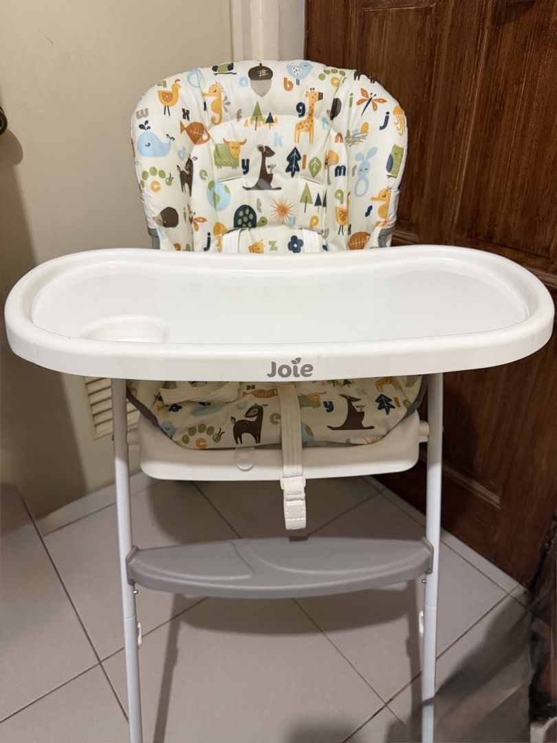 Joie Mimzy High Chair (Category: Kids Tables & Chairs) located in Manila. Submitted by sheiladm27 (Listing ID 1436698123, Image 2). Description: Foldable With table Washable.
