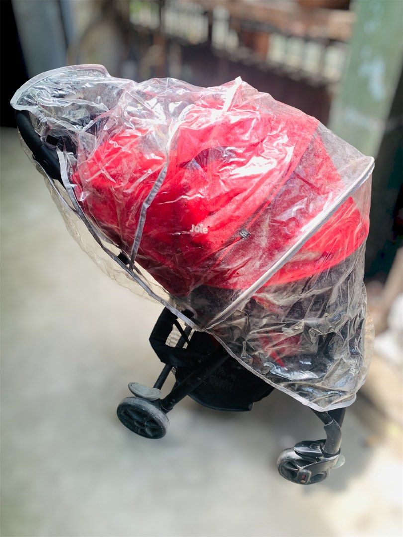 Joie Muze LX Stroller (Category: Strollers) located in Manila. Submitted by declutter8th (Listing ID 1436694581, Image 3). Description: Needs Deep Clean (Wala pong time mag linis pasensya na po) See last pic po for flaws and issue .