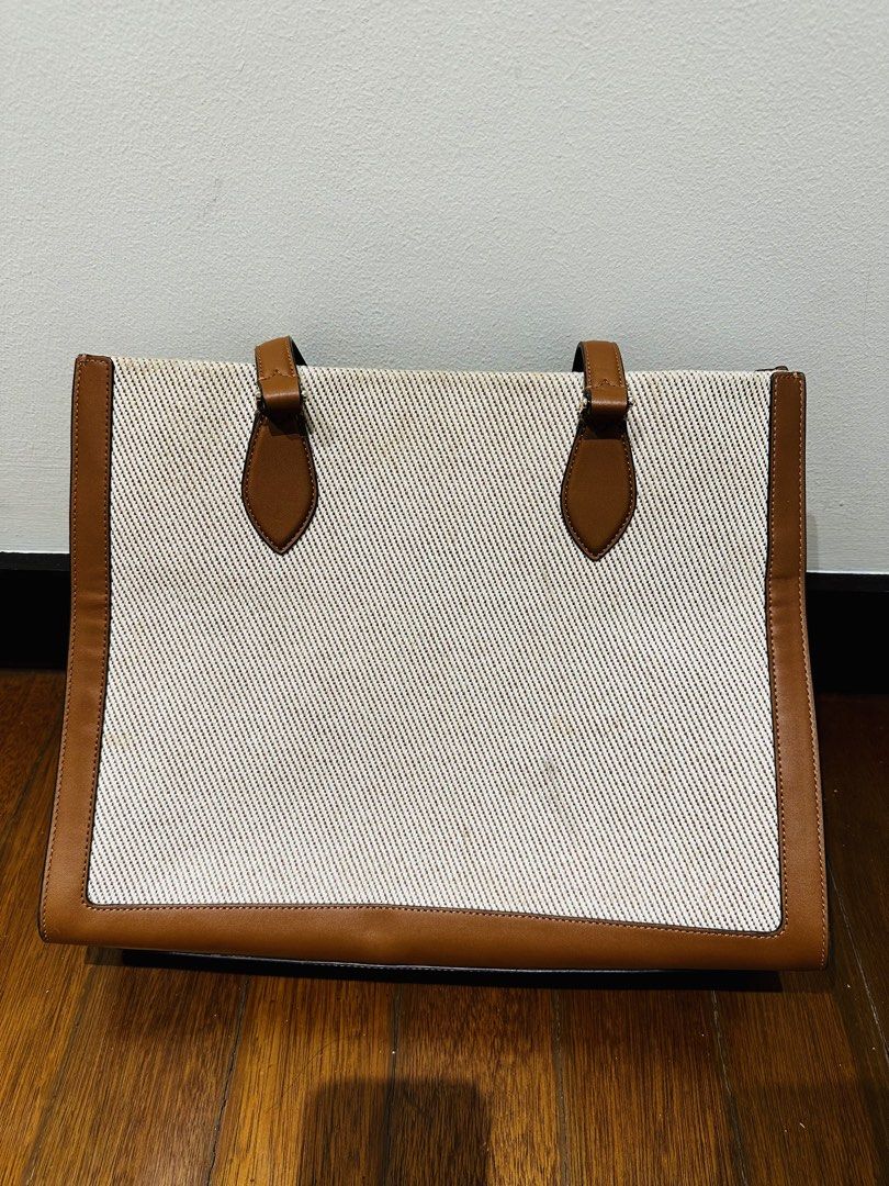 Kate Spade Ellie Large Tote Bag (Category: Tote Bags) located in Muntinlupa City. Submitted by laricel (Listing ID 1436799181, Image 2). Description: Rarely used. Bought it in an outlet store in Vegas. Perfect for trips. RFS: decluttering 😅.