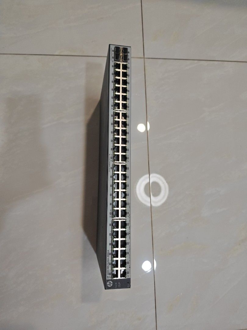 Large Network Switch (Category: Office & Business Technology) located in Singapore. Submitted by wz17-yh (Listing ID 1436772432, Image 2). Description: a large network switch with 48 ports now be let out to others who runs Cyber Cafe business or a business runs a LAN system.