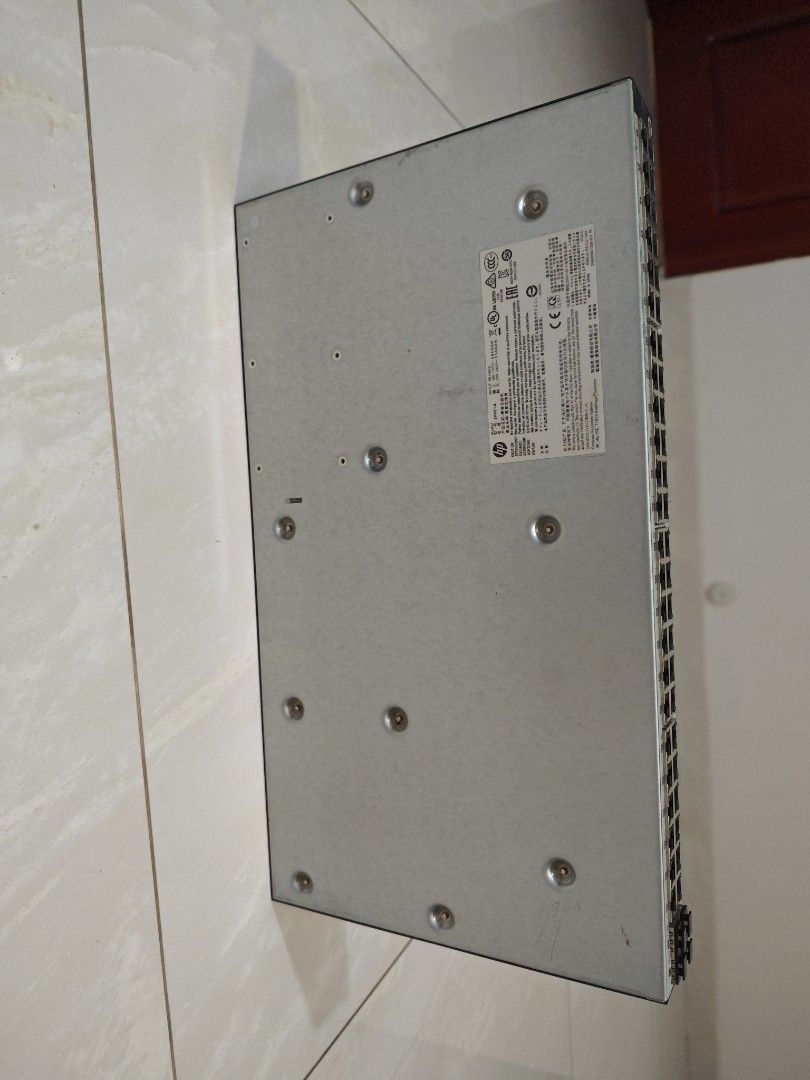 Large Network Switch (Category: Office & Business Technology) located in Singapore. Submitted by wz17-yh (Listing ID 1436772432, Image 3). Description: a large network switch with 48 ports now be let out to others who runs Cyber Cafe business or a business runs a LAN system.