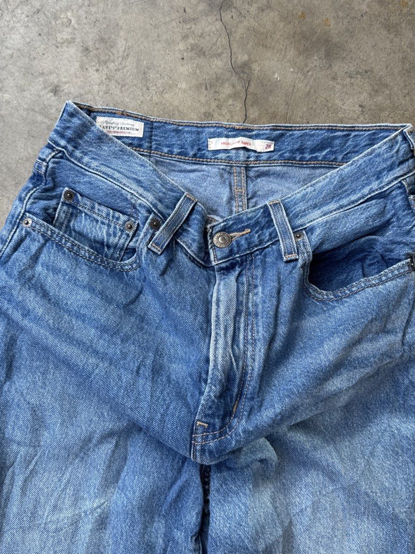 Levi's premium High Rise Jeans - Size 28 (Category: Jeans) located in Manila. Submitted by keithanced50261 (Listing ID 1436700105, Image 2). Description: authentic levis premium pants good condi no issues 9/10 color rate dimes 28 to 30 fit L 39 unisex .