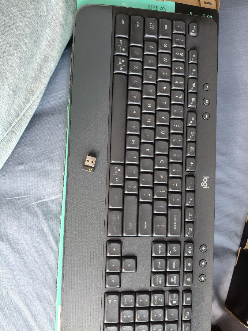 Logitech Signature K650 Wireless Keyboard448276587842129921