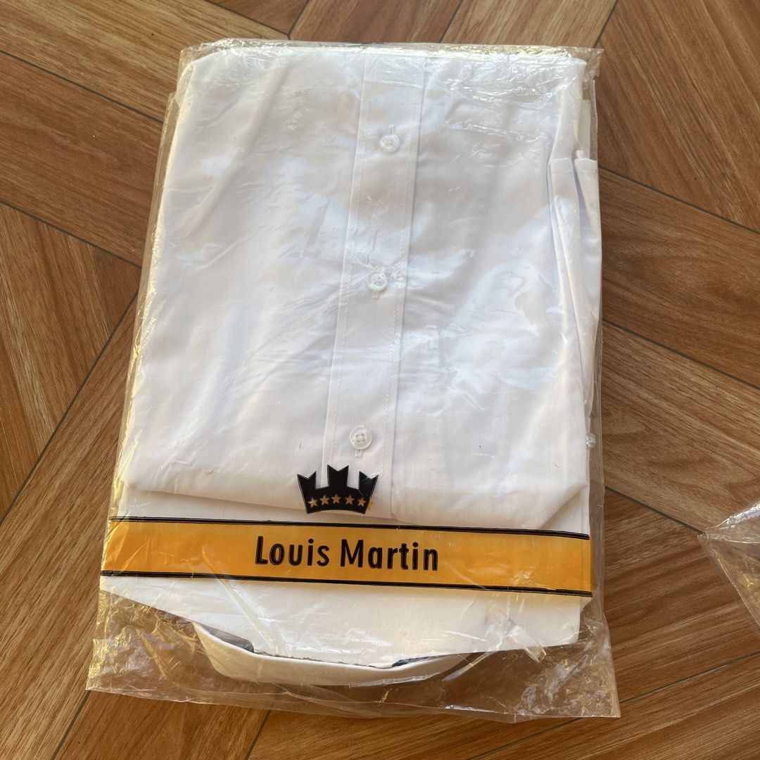 Louis Martin Polo Longsleeve (Category: Tshirts & Polo Shirts ) located in Naic. Submitted by johnrell1234 (Listing ID 1436747655, Image 2). Description: 📐⬇️ Measurements: Width: 22.5” | Length: 33” | Sleeve length: 23.5 Color rate: 10/10 Brandnew Condition No Issue .