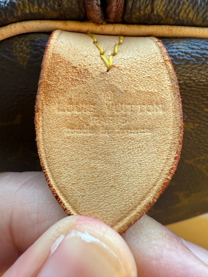 Louis Vuitton Monogram Canvas Keepall 55 With Lock & Key (Category: Luxury Bags & Wallets) located in Paranaque City. Submitted by lyn0618 (Listing ID 1436747983, Image 2). Description: FOR SALE! AUTHENTIC! PERSONAL PRE LOVED LOUIS VUITTON KEEPALL CLASSIC MONOGRAM SIZE 55 WITH OG LLV LOCK & KEY ORIGINAL LV DUST BAG INCLUDED ECLAIR ZIPPER SEE PHOTO SIZE 55. HEAT STAMP ON THE LEAF PEASE SEE ALL DETAILED PJOTO. PLEASE MANAGE YOUR EXPECTATIONS WHEN B