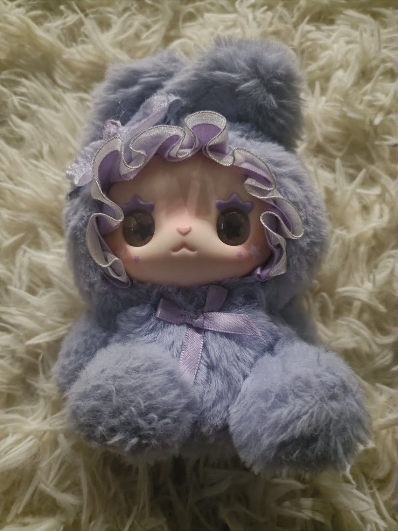 Lovely Emma: figure display for bag (Category: Designer & Blind Box Toys) located in Manila. Submitted by aly.liu (Listing ID 1436706498, Image 2). Description: - Soft and fluffy materials - Perfect for gifts or collectors -likely used -bag keychain.