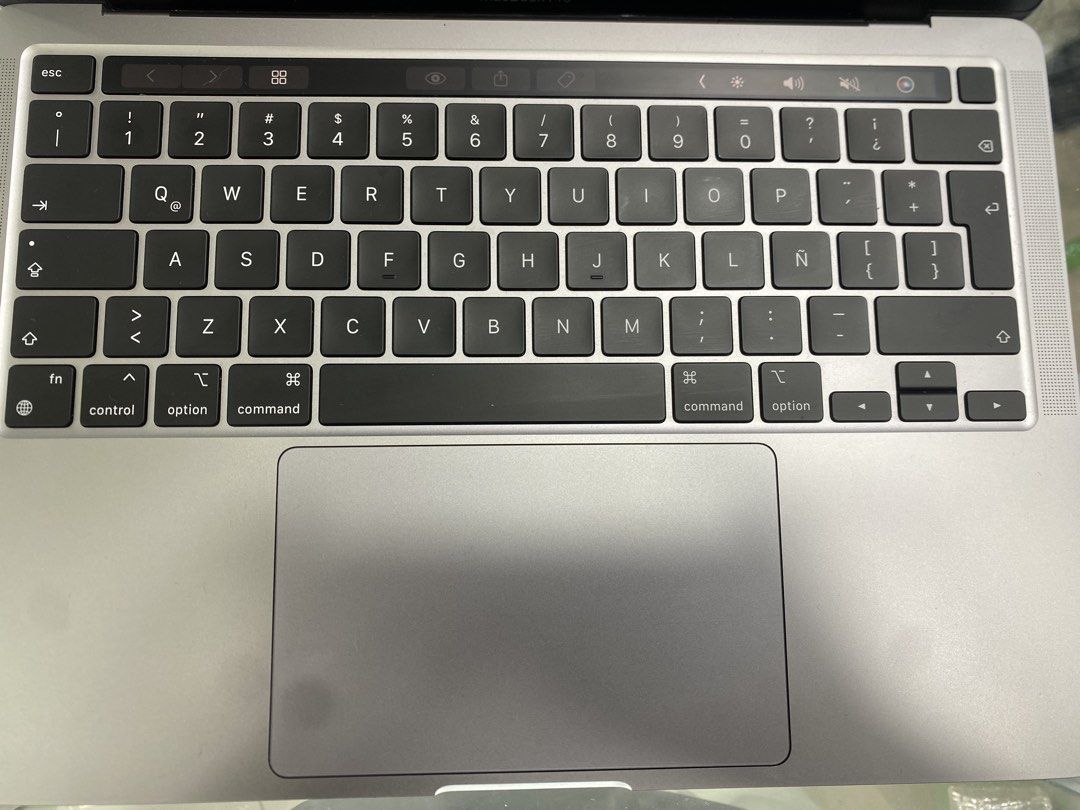 MacBook Pro M1 2020 13 inch 8/256GB (Category: Laptops & Notebooks) located in Manila. Submitted by westclutchtradinggadgetinco. (Listing ID 1436792771, Image 3). Description: OPEN FOR INSTALLMENT SALE OR SWAP ! MABILIS KAUSAP ! LEGIT SELLER ! W/ WARRANTY 💯💯💯 •MACBOOK PRO M1 2020 •8GB MEMORY 256 GB STORAGE (Other storage is also available) •APPLE M1 CHIP •macOS Tahoe 26.1 Version •13.3 -inch Retina Display •88% Battery Health 215 Cycle Count •