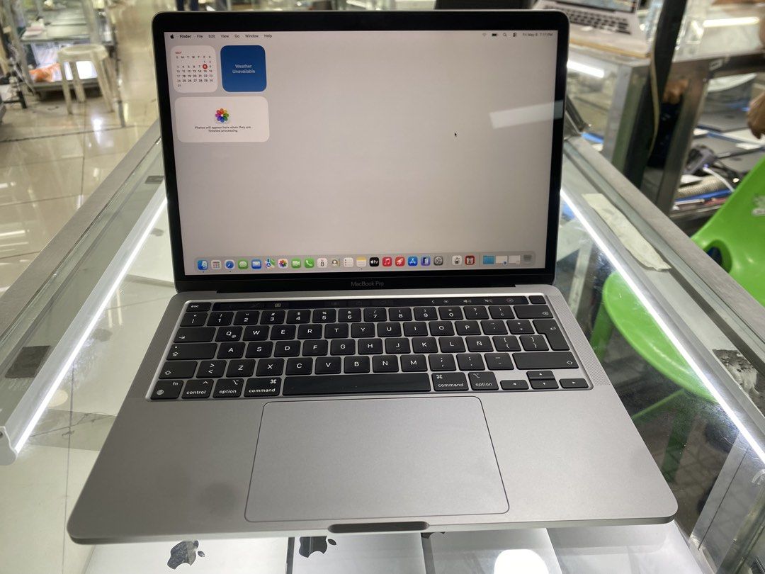 MacBook Pro M1 2020 13 inch 8/256GB (Category: Laptops & Notebooks) located in Manila. Submitted by westclutchtradinggadgetinco. (Listing ID 1436792771, Image 2). Description: OPEN FOR INSTALLMENT SALE OR SWAP ! MABILIS KAUSAP ! LEGIT SELLER ! W/ WARRANTY 💯💯💯 •MACBOOK PRO M1 2020 •8GB MEMORY 256 GB STORAGE (Other storage is also available) •APPLE M1 CHIP •macOS Tahoe 26.1 Version •13.3 -inch Retina Display •88% Battery Health 215 Cycle Count •