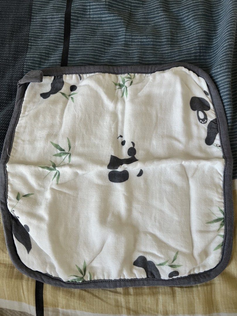 Mamiline Baby Face and Bath Cloth (Category: Bathtub & Bath Accessories) located in Manila. Submitted by lsqwin2026 (Listing ID 1436683672, Image 1). Description: Brand: Mamiline Item: Baby Face and Bath cloth Material: 48% organic cotton 52% fiber - Made from regenerated cellulose fiber and organic cotton. - Features a stylish gray border. - 'First Grade' quality. - Made in China. - Care Instructions: - Wash before first use. - Avoid prolonged s