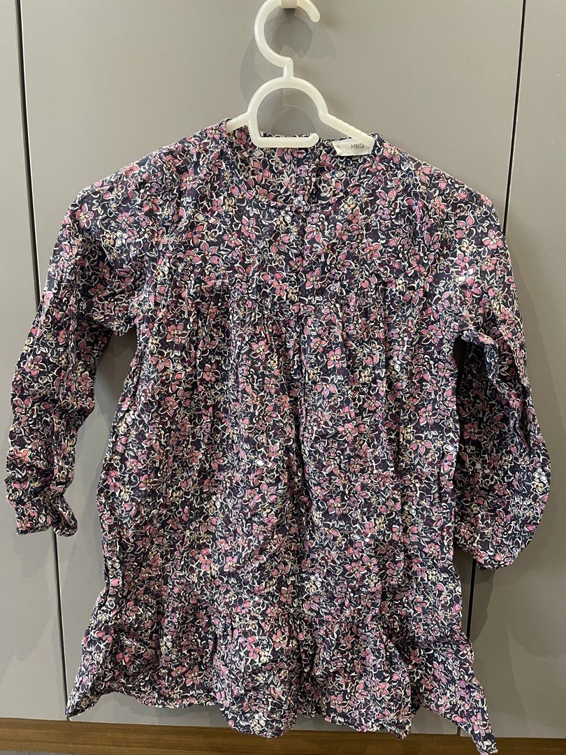 Mango Floral Dress Size 7 (Category: Babies & Kids Fashion) located in Taguig. Submitted by vivi_028 (Listing ID 1436724111, Image 1). Description: - Mango floral dress - Size 7 (122 cm) - Round neckline - Long sleeves - Ruffled hem - Made in Turkey.