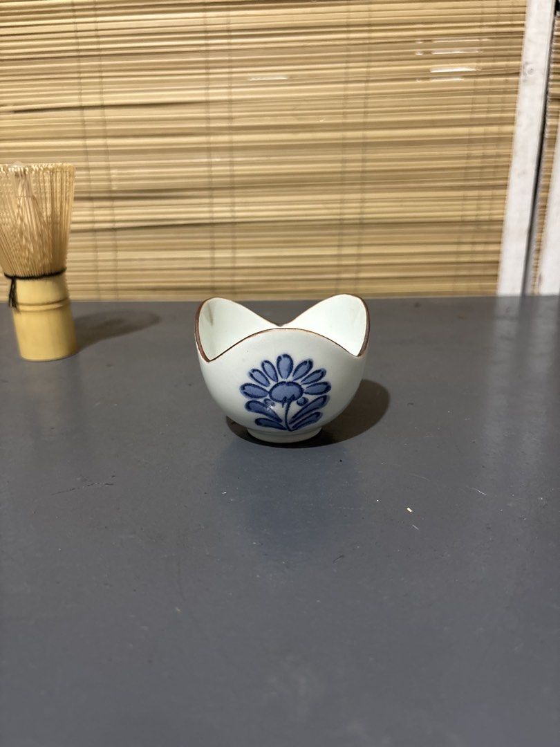 Matcha Whisk Petal Shaped Ceramic Holder (Category: Coffee & Tea Tableware) located in Makati City. Submitted by bbnski (Listing ID 1436654756, Image 3). Description: - Does not Include Bamboo whisk - Ideal for holding Chasen Bamboo Wood Whisk.