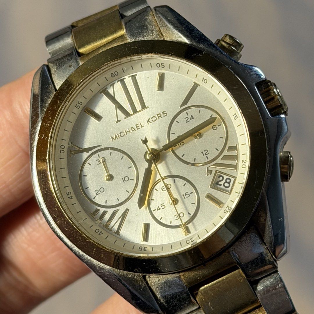 Michael Kors Bradshaw Watch (Category: Women's Watches) located in Subic. Submitted by the_elusive_shop (Listing ID 1436740017, Image 1). Description: NO BOX 100% AUTHENTIC NEED CLEANING AND BATTERY REPLACEMENT. Michael Kors Bradshaw Silver Dial Two Tone Steel Strap Watch For Women ‼️ LAST PRICE POSTED. I WILL NOT ENTERTAIN OFFERS LOWER THAN POSTED PRICE. ‼️ STRICTLY PAYMENT FIRST. NO COD. 📦 Shipping nationwide through J&T 💰 Mode of payment: Gc