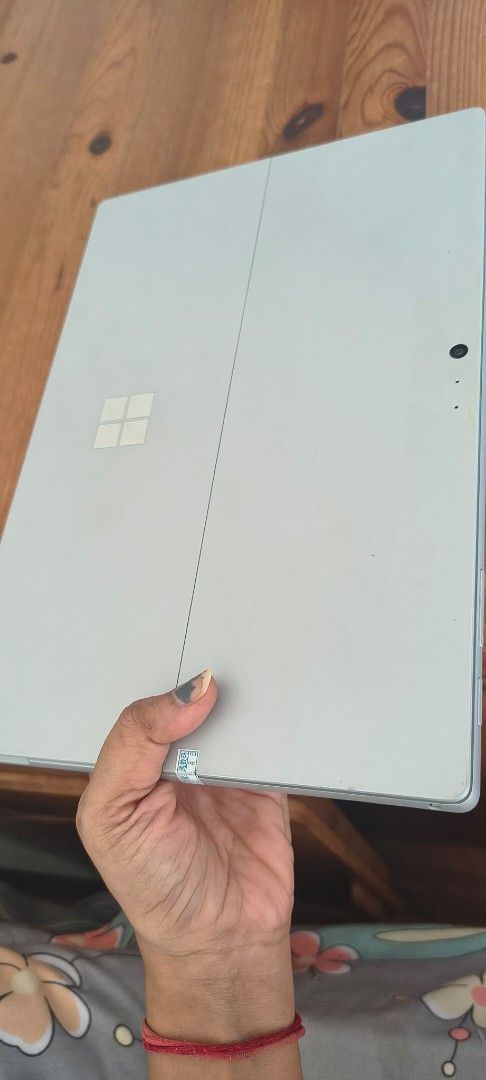 Microsoft Surface Pro Tablet448404331472496640