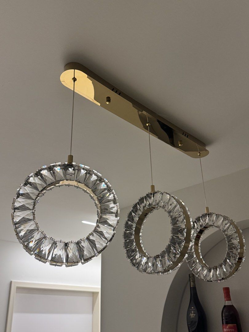 Modern light448317091155824641