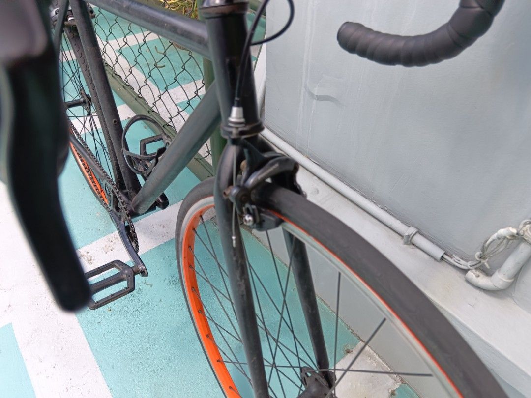Mongoose Maurice Single Speed / Fixie (Category: Bicycles) located in Manila. Submitted by juliancai (Listing ID 1436701086, Image 3). Description: For Sale or Swap to your Road Bike Mongoose Maurice Sz 52tt 48st 46x16 Ratio Promax Brakes Size 40 Dropbar TRP Copy Brake Levers Issues: Alog pedals, gasgas sa crankarm P10,000 negotiable For pickup Muntinlupa area.
