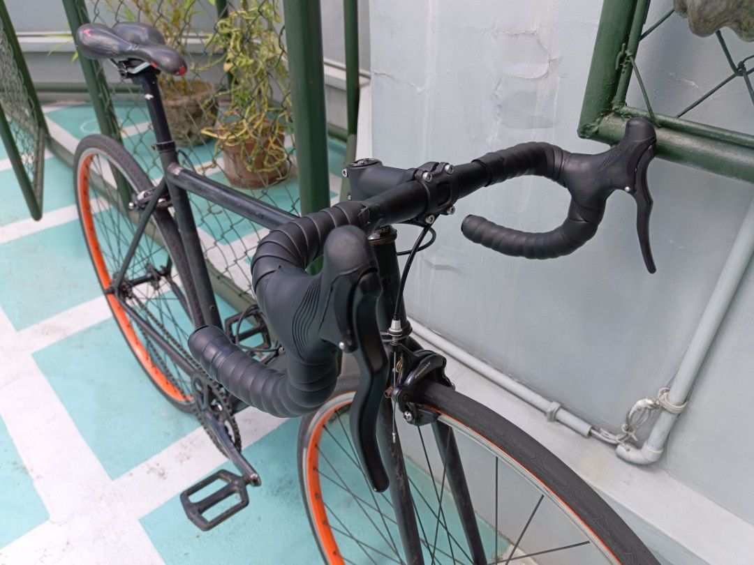 Mongoose Maurice Single Speed / Fixie (Category: Bicycles) located in Manila. Submitted by juliancai (Listing ID 1436701086, Image 2). Description: For Sale or Swap to your Road Bike Mongoose Maurice Sz 52tt 48st 46x16 Ratio Promax Brakes Size 40 Dropbar TRP Copy Brake Levers Issues: Alog pedals, gasgas sa crankarm P10,000 negotiable For pickup Muntinlupa area.