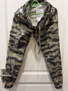 (Category: ) located in . Submitted by rainbowshopper (Listing ID 1436729123, Image 1). Description: .