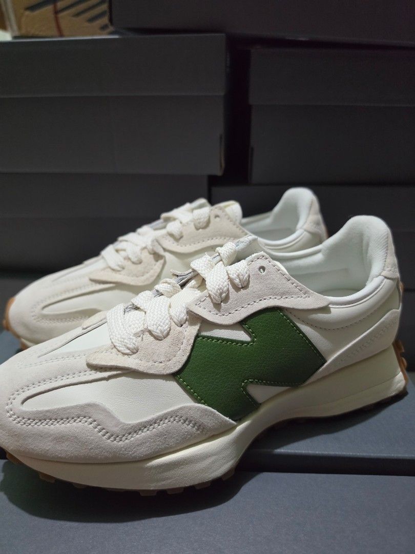 New Balance 327 Unisex Sneakers (Category: Sneakers) located in Caloocan City. Submitted by euniceds (Listing ID 1436660880, Image 1). Description: Brand New. Original. Below SRP. New Balance 327 Size 7.5M/9W/26cm Srp 6,895.00 Php3,500.00 each only Pick up or delivery North Caloocan.