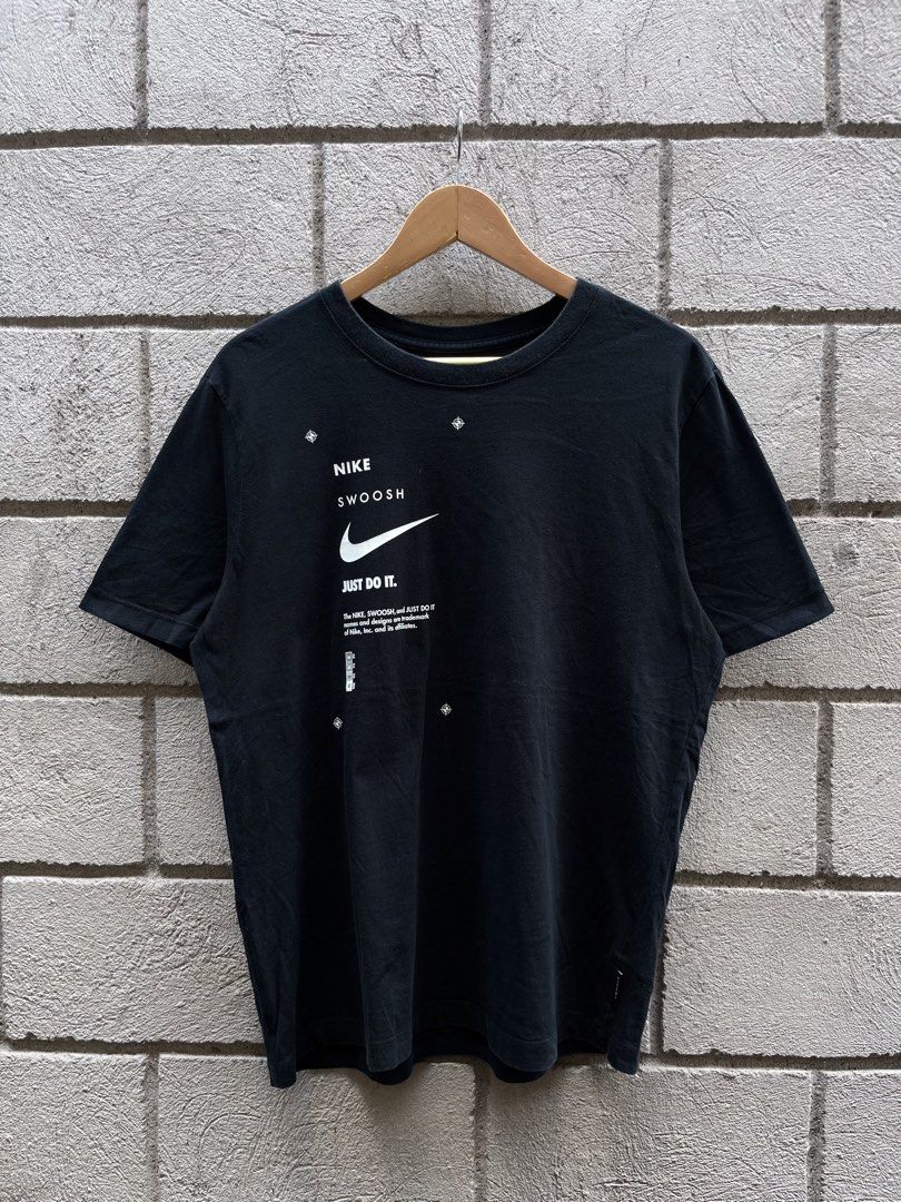 Nike Just Do It Black Tee XL (Category: Tshirts & Polo Shirts ) located in Manila. Submitted by bagayanagi11491 (Listing ID 1436658136, Image 1). Description: EXCELLENT CONDITION Size: XL on tag but can fit to large (21x28) Issue: None Solid neto bago pa.