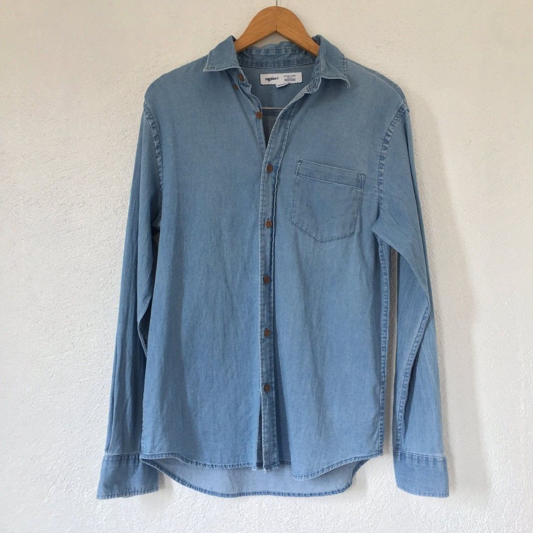Old Navy soft denim buttondown shirt (Category: Longsleeves) located in Subic. Submitted by ayvee.ph (Listing ID 1436728145, Image 3). Description: Old Navy soft denim buttondown shirt Fave!!!! Staple!✨ ✅Best seller Excellent condition 💯 No issue / flaws Size: S on tag fits M Bust: Upto 40 Lenght: 27 Atms L: 25 ♥️Measured via tape measure Price: 550 ✅Color may differ due to lighting Location: Olongapo City Courier: Reg J&T door to door del Mine 