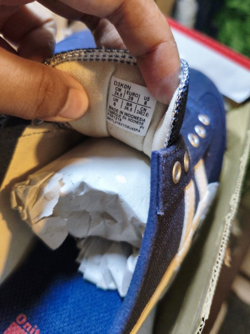 Onitsuka Mexico 66 Slip On size 7.5 (Category: Sneakers) located in Cavite. Submitted by cappfinds86177 (Listing ID 1436813684, Image 3). Description: oem only bnew size 6 nklgay pero malaki 7-7.5 sya cod lalamove or shipping.