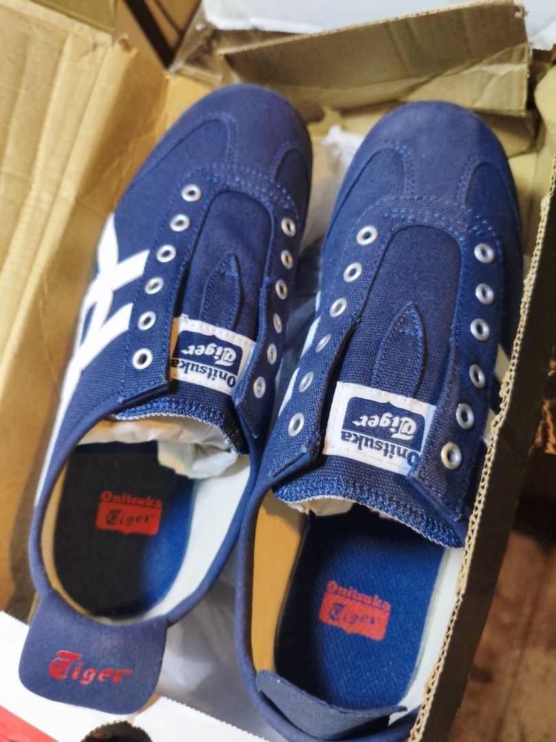 Onitsuka Mexico 66 Slip On size 7.5 (Category: Sneakers) located in Cavite. Submitted by cappfinds86177 (Listing ID 1436813684, Image 1). Description: oem only bnew size 6 nklgay pero malaki 7-7.5 sya cod lalamove or shipping.