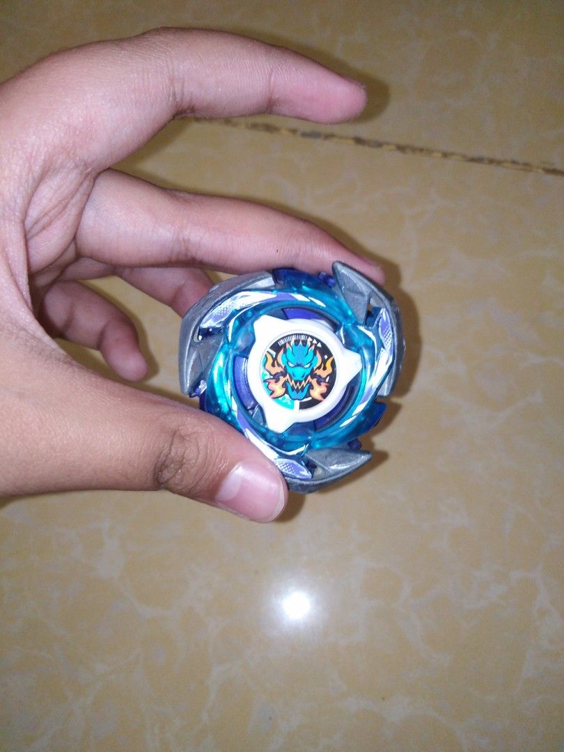 [ORIGINAL] Takara Tomy - Beyblade X Dranbrave Slash 6-60 Vortex (Category: Action & Battle Toys) located in Manila. Submitted by fiercemoon.3aa951 (Listing ID 1436676438, Image 2). Description: The DranBrave Beyblade X is a beast 🔥! It's part of the Beyblade X series and features a modular CX customization system, making it super versatile. Here's what makes it tick: - *Lock Chip:* Dran, representing Jaxon Cross's high-speed battle style - *Main