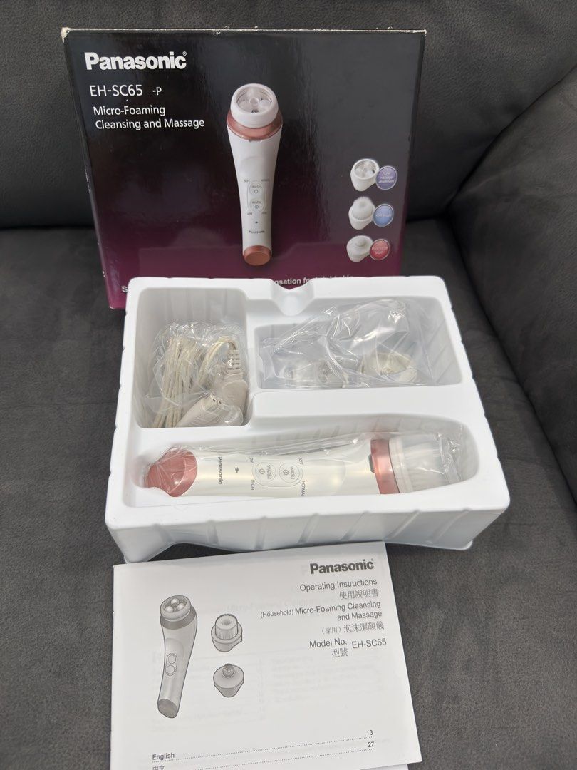 Panasonic EH-SC65 Micro-Foaming Facial Cleansing Brush (Category: Face Care) located in Quezon City. Submitted by miccisb (Listing ID 1436770822, Image 2). Description: Panasonic EH-SC65 Micro Foaming Cleanser/Massager *BRAND NEW* Store price: ₱6490 Check local online store for the price Only selling for: ₱3,199 (slightly negotiable sa mabilis kausap) RFS: Napanalunan lang during Christmas raffle Location: Mplace, Mother Ignacia Ave, Quezon City 