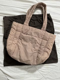 (Category: ) located in . Submitted by petal.preloved (Listing ID 1436691657, Image 1). Description: .